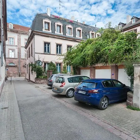 Apartment Charmant City Center